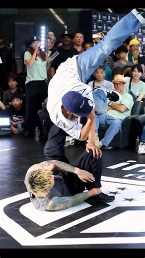 Bboy Jon Lemon is so flexible, he can do routines others can't. #bboying #bboying #breakdance