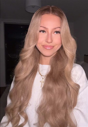 Transform Your Look With a Long Blonde Wig