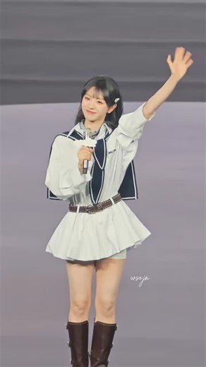 田曦薇 Tian Xi Wei on Instagram: "‎【2025.12.15】Ambassador Tian Xiwei at Vivo S50 Series Launch Event in Wuhan ‎#田曦薇 #TianXiwei #tianxiwei田曦薇 #Cdrama #WaitingForYouInALongTime #LovelyUs #逐玉 #BeMyCat #MyFatedBoy #MsCupidInLove #FistLove #NewLifeBegins #InBetween #ZhuYu #WrongCarriageRightGroom #BornWithLuck ‎#RomanceOnTheFarm #GuardianOfTheDafeng ‎#子夜归 #MoonlitReunion #低智商犯罪 #天才女友 ‎#GeniusGirlfriend #嫁金钗 #TransferGoldHairpin"