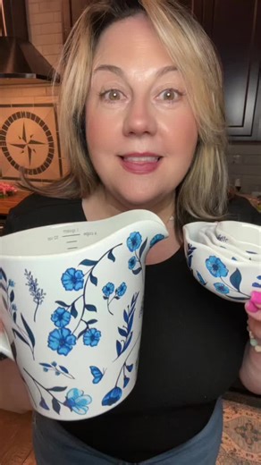 This are so beautiful for your kitchen counter! Temp-tations Seasonal 5-Piece Measuring set @QVC, Inc #kitchenhack #measuringcups #kitchendecor #temptations #kitchenessentials