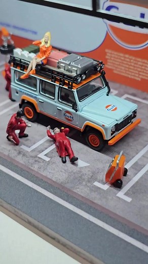 Number 156...... Mini GT Land Rover Defender 110 Gulf #minigt #minigtoficial #hotsowcase164 #hotshowcase #minigtbrazil