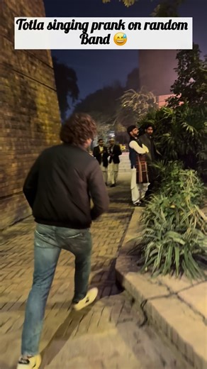 Junaid Jabbar | Totla singing reaction with random band… . . . .#song #jamming #junaidjabbar .viral music singingreaction | Instagram