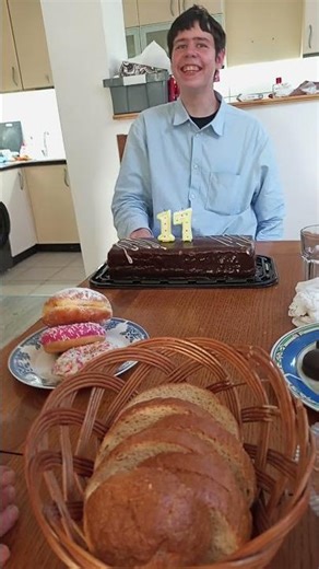 Torta sa brojevima 17 ,na današnji dan 15.04.2026 sam ja rodjen (2009),pozzzz