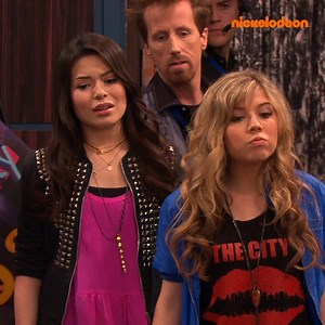 287K views · 7.3K reactions | #Creddie VS #Seddie: ¿ustedes a quiénes siguen amando? ❤️ #iCarly #MyNick | Nickelodeon en Español | Facebook