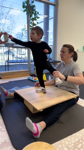 Its always a good day when we sessions at @ClimbIntensive ! #climbintensivepediatrictherapy #climbintensive #dmitherapy #dynamicmovementintervention #cmv #ccmv #cmvawareness #microcephaly #microcephalyawareness #aidenseffort #medicallycomplex #developmentallydelayed