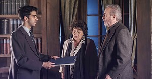 'Η ετυμηγορία': Ο Γρηγόρης Βαλτινός στις πρώτες φωτογραφίες της νέας παράστασης που θα δούμε στον Ελληνικό Κόσμο