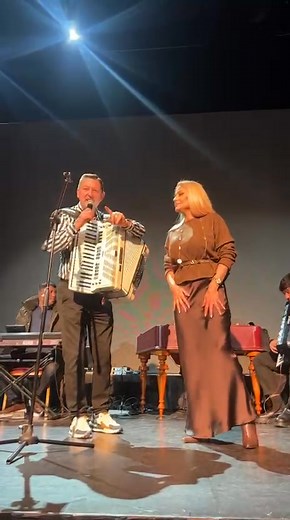 Îmi place să cânt și să mă simt bine. Muzica, pentru mine, este un dar al fericirii . ❤️❤️❤️ https://m.iabilet.ro/bilete-paul-stanga-sanie-cu-zurgalai-118206/ | Paul Stanga