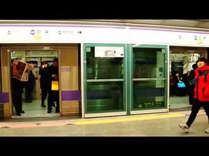 Seoul Metropolitan Subway Line 5 train leaving Singil