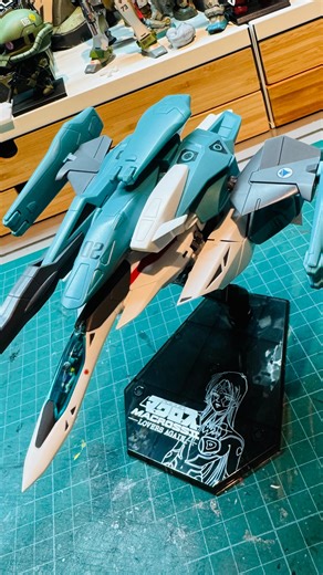 KK on Instagram: "Finally get my hands onto a Bandai Hi-Metal R Macross II VF-2SS Valkyrie II +SAP This is my favorite fighter jet design in the series. There wasn’t any model kit in the market. So I and glad we can get one from Hi-Metal R series🤩 #tamashiinations #bandai #himetalr #macross #macrossii #vf2ss #vf2ssvalkyrieii #valkyrie #unboxing #asmr #robotech"