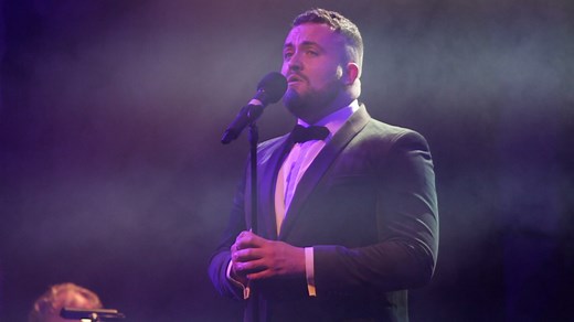 60K views · 1.2K reactions | Christmas 1915 A moment from this year's concerts that I'll never forget. Dedicated on both nights to the memory of Private Seán Rooney - may he rest in peace. Thank you for all the support this year - let's hope that 2023 is a good one. Accompanied here by the incomparable David Hayes. Footage by Joe Evans of Waterford News & Star All my love, G x. | GLENN MURPHY | Facebook