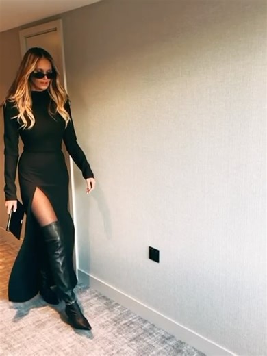 Elle Macpherson on Instagram: "Love London and my team . I’ve been working with @sarahreygate ( makeup ) @eamonnhughes ( hair) @anna_bromilow ( styling ) for more than 20 years and we still have fun together - always adjusting and adapting to different phases of my life and career . Adaptability is the ultimate superpower 🤩 . I’ve changed a lot along the way and yet we still find the beauty in every ever changing moment . For me , beauty comes from within - It’s soul deep not just skin deep . I