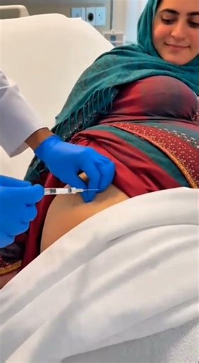 How Doctors Administer Abdominal Injections During Pregnancy #pregnancy #aishorts #pregnantwoman