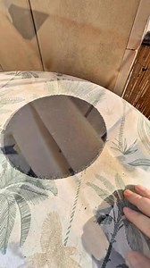 This simple black serving plate from Action is one of those pieces you see everywhere in table styling and food presentation — and for a reason. It’s very affordable, looks minimal and elegant, and works perfectly for both special occasions and everyday use.Great for serving:✔ cheese✔ cold cuts✔ appetizers✔ snacks or dessertsIt instantly creates a cozy and stylish table setting, whether you’re hosting guests or just want to make an ordinary dinner feel a bit more special.📍 Bought at Action💰 Ve