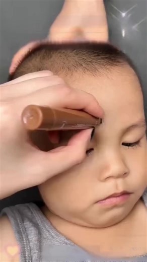 Cejas y Barba Perfectas en Minutos con Lápiz de Microblading