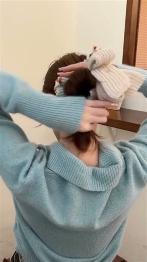 10-Second Low Bun! ✨ Stunning Two-Tone Knit Bow Scrunchie Tutorial - Chic & Sweet Winter Vibes!#髪型