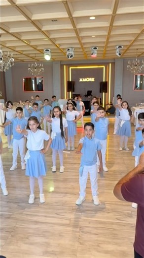 4th Grade Students' Joyful Flash Mob Dance Went Viral😍🔥