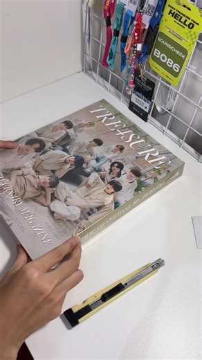 unboxing treasure 4th anniversary magazine!🎂🎉 @yg_treasure_official