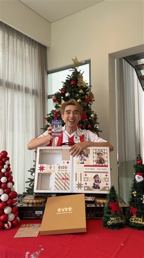 DJ PERRY on Instagram: "每次看别人开箱盲盒 今天终于轮到我了😁 原来盲盒开箱是那么快乐的！ 声波裂变系列 from @tntspace_official #thenewtoy #tntinspired #playnewplaynow #arttoy #blindbox"