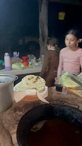 Este hombre dice que las tortillas de harina con frijol, es comida de flojos, Porque con una olla de frijol comen 2 o 3 días. #viralreels #facebookreelsviral #viralvideoシ #cooking #Sinaloa | Somos de Rancho