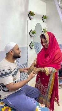 Eid k liye Mehndi lagwa rahi hu hatho pe 💫✨#viralvideo #trending #shorts #yshorts #houswifevlogger✨