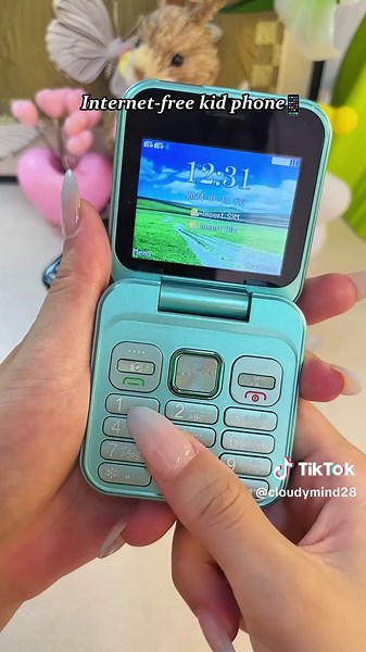 FLUFF! Mini Flip Phone with #fentysuperbrandday #Tatcha #tiktokshop #tiktokshopblackfriday #foryou #spotlightfinds #gifts