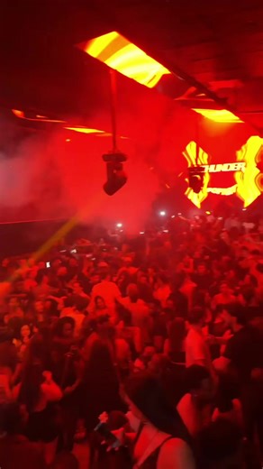 Si t’aimes ce genre d’ambiance rdv le 21 Mars au SEVEN #lathunder #LaPropaghenda #Poitiers #Poitiersbynight #soireepoitiers