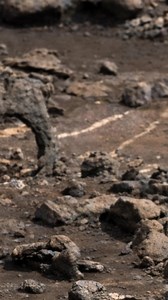 This unusual rock formation was found on the surface of Mars. At first glance, it may look mysterious, but scientists say it is created by natural geological processes. According to NASA, Mars rocks are shaped over millions of years by wind erosion, dust storms, temperature changes, and ancient water activity. Mars once had flowing water, which helped form layered and cracked rock structures. There is no scientific evidence that these formations are artificial or signs of life. They are natural 