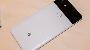 Hands-on with the Pixel 2 and 2 XL: One’s nice, one’s not