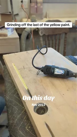 Sanding old school desk top. #twistedbeech #customfurniture #customwoodworking #everyoneelsesuckstoo #woodworkingenthusiast