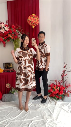 100% Hand Drawn Batik Tulis on Instagram: "A classic qipao designed with double-lined construction for a refined drape. Adorned with the delicate Remekan Sogan motif, it captures the serene beauty of butterflies dancing through a flower field—timeless elegance shaped with modern precision. CDQH - A Butterfly in Flower Field Remekan Sogan Available by Pre Order Price : IDR 845,000 ( No Sleeve ) IDR 895,000 ( Short Sleeve ) Material : Batik Full Tulis | Fitting : A Lined | Opening : Back Invisible