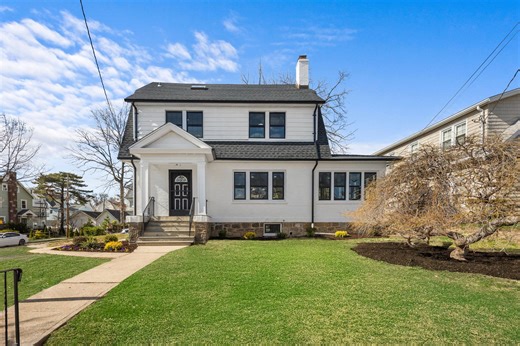 107 Colonial Pl, New Rochelle, NY 10801 - MLS 836410 - Coldwell Banker