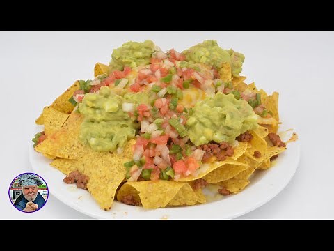 Cocina mexicana - Nachos con carne, guacamole y pico de gallo