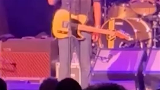 Bruce Springsteen calls out ICE during concert in N.J.