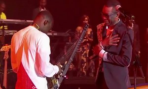 Youssou Ndour feat SIDIKI DIABATÉ - "MBEGUEL IS ALL" - (VIDEO BERCY 2017) Pour plus de Nouveautes aimez notre page: https://web.facebook.com/musicvideobelis/?_rdc=1&_rdr | Music Video De Belis Tv Promotion
