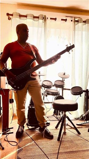 Spit It Out (bass cover) LISEZ LA DESCRIPTION ! READ THE DESCRIPTION !