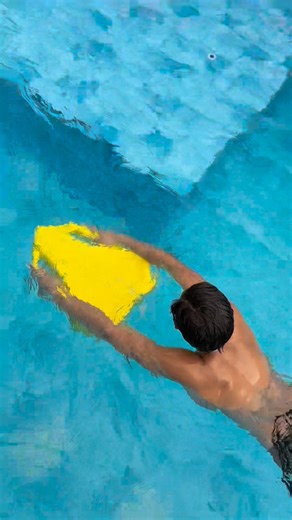 Globalmar Piscinas | Aquecimento & Acessórios Para Piscinas on Instagram: "JET SKI para piscina! O que achou? Comenta ! 👇 #piscina #verao #areadelazer #piscinaemcasa #piscinas"