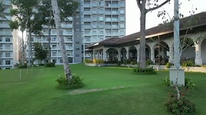 Where luxury meets leisure on the Green An epitome of luxury and elegance, the Canterbury golf club offers everything you need for a perfect mix of golf, leisure and dinning amidst spectacular views. From exquisite dining to the most welcoming atmosphere, stunning views be it day or night, every minute at the clubhouse is a moment to savor memories that will last forever. | Home Lands Skyline Private Limited