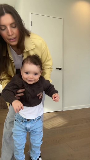 Leg Dance Trend: The Leg Wiggle with Hello Bello Diapers