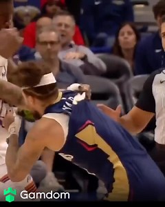 Who's at fault here?👀👀👇 | Hoops Central