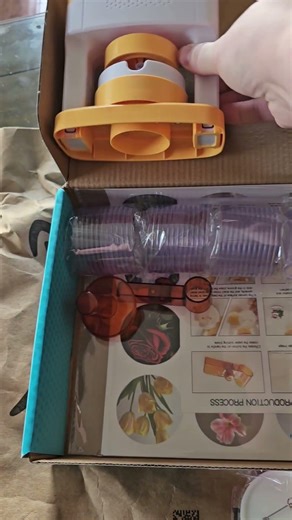 I ordered this button maker on Amazon… let’s open it 👀 Linked below 👇