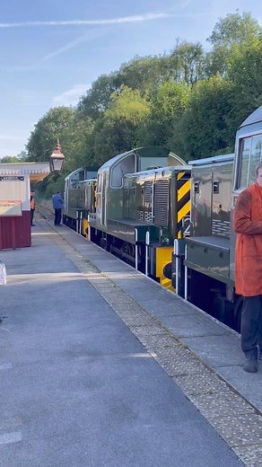 If you are going to have one #class14 shunter, you might as well have four of them. A clip from the morning of the last day of the Teddy Bear event at the Ecclesbourne Valley Railway recently. Getting the shunters ready for the day’s activities. #uktrainspotting #trains #diesellocomotive #britishrailways #railway #railways #trainspotting #railroad #heritagerailway | Adrian Watson