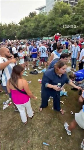 GRAN COMPORTAMIENTO DE LOS HINCHAS ARGENTINOS EN DALLAS 🇦🇷👏#COPAMUNDIALFIFA