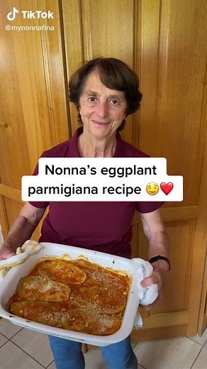 YUM 😋 #nonna #eggplant #recipe #italian #italianfood #fyp #learnontiktok #howto #letscook #eggplantparmigiana #eggplantparmesan #eggplantrecipe #yum