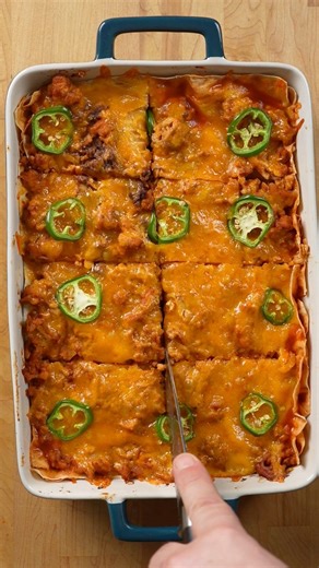 🔥 Chicken Enchilada Lasagna!.. 320 grams of protein!…. #cutdacarb #cutdacarbrecipes #highproteinmeals #mealprep .. Recipe in comments | Cut Da Carb