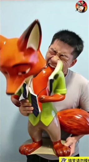 Man Eating Artificial Jackal Statue – Funny Experiment