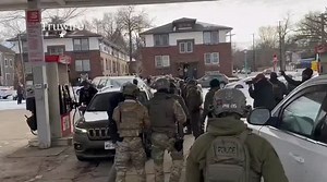 Border Patrol Agents Smash Car Window, Detain leftist Accused of Blocking Operations in St. Paul | Truwire