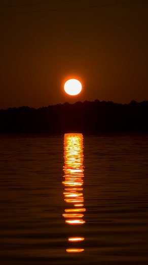 36 reactions · 40 shares | The Gold and Crimson Path: The vibrant, fiery colors streaking across the water create a shimmering, momentary path of light leading straight out toward the horizon. This path symbolizes the direct route to your biggest goals. It's a reminder that even when the day is ending (or when a challenge seems daunting), there is a clear, luminous direction waiting for you to follow. #sunset #fyp #sunsetvibes #sunsetphotography #nature | FilAm Bisdak Florida | Facebook