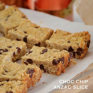 127K views · 30 reactions | Chocolate Chip Anzac Slice is a delicious twist on the much loved flavours! Get the recipe: https://bakeplaysmile.com/chocolate-chip-anzac-slice/ | Thermobliss | Facebook