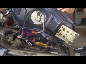 Removing the Fuel Tank from the Suzuki Bandit 1250