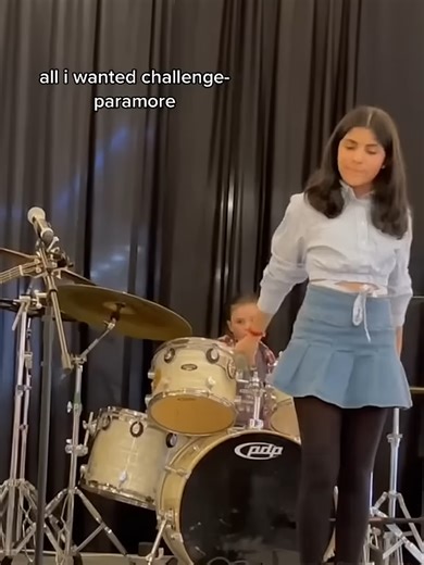 Her vocals are insane on this 🤯 #shorts | Paramore high note challange!!